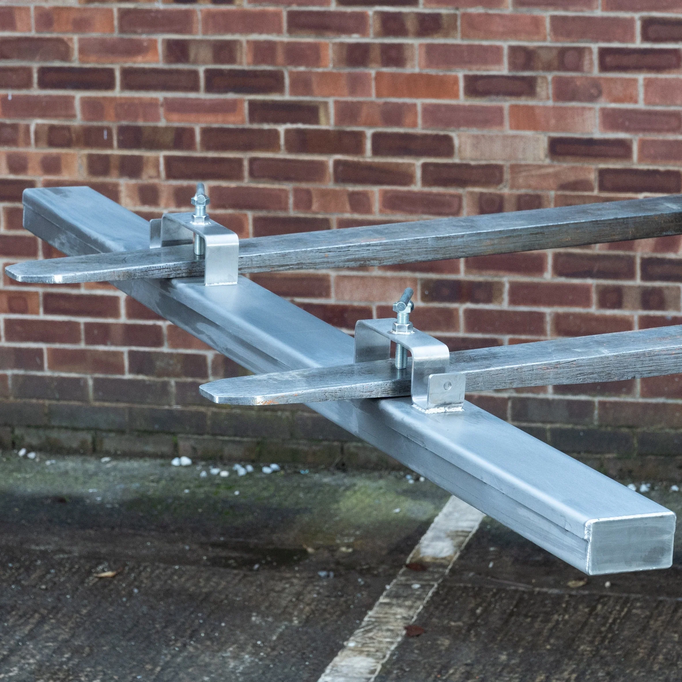 Fork Mounted Magnet - Image 2