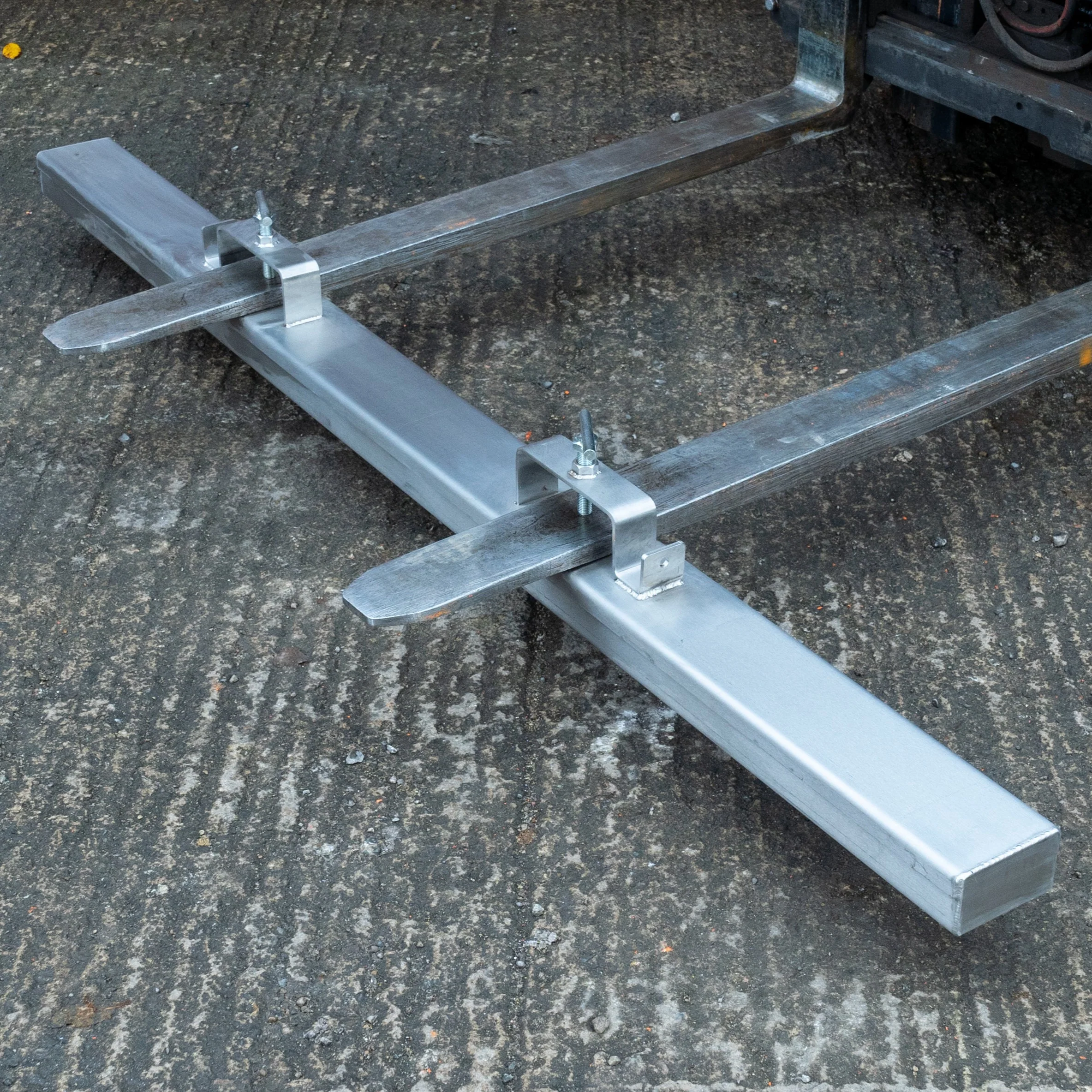 Fork Mounted Magnet - Image 3