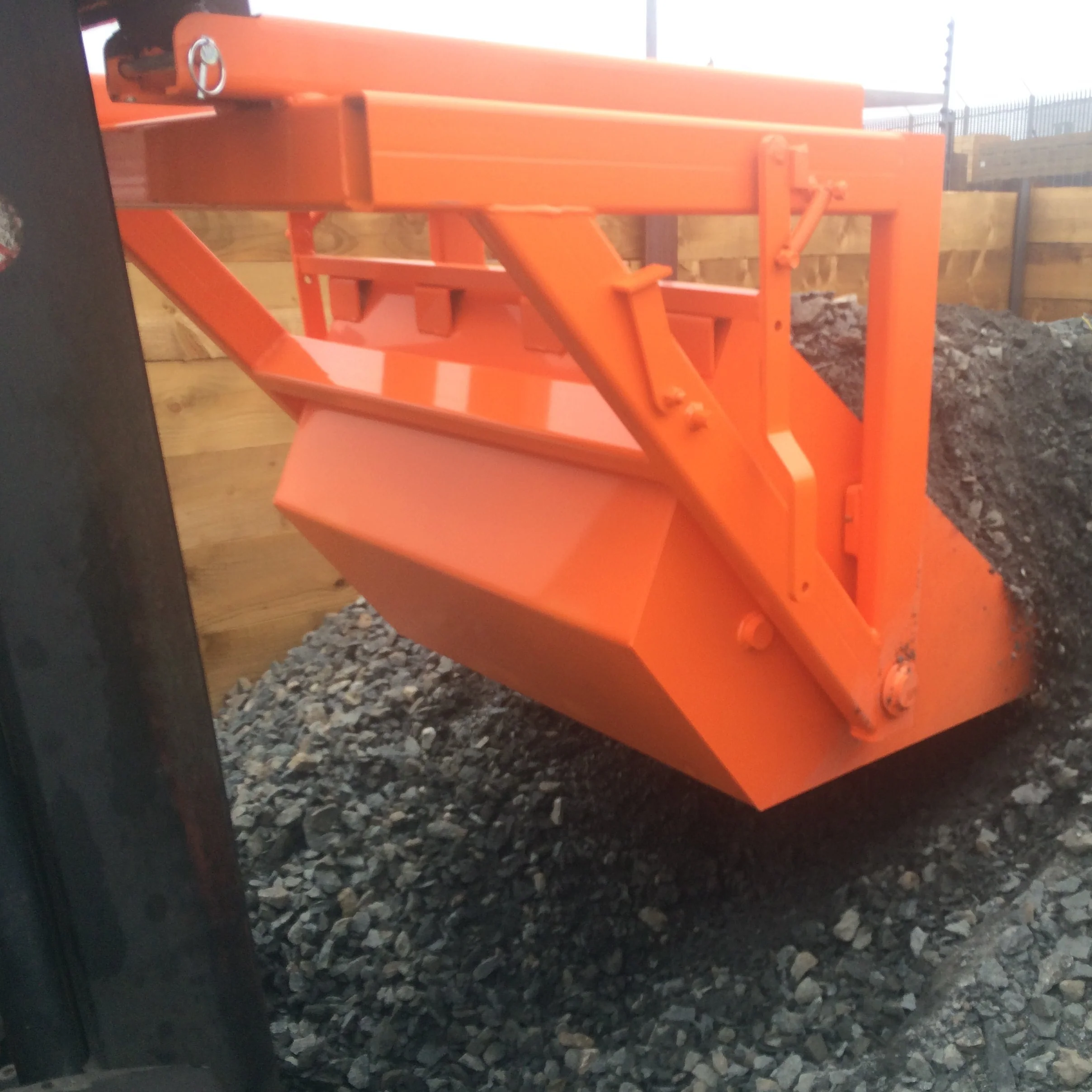 Fork Mounted Underslung Scoop - Image 4